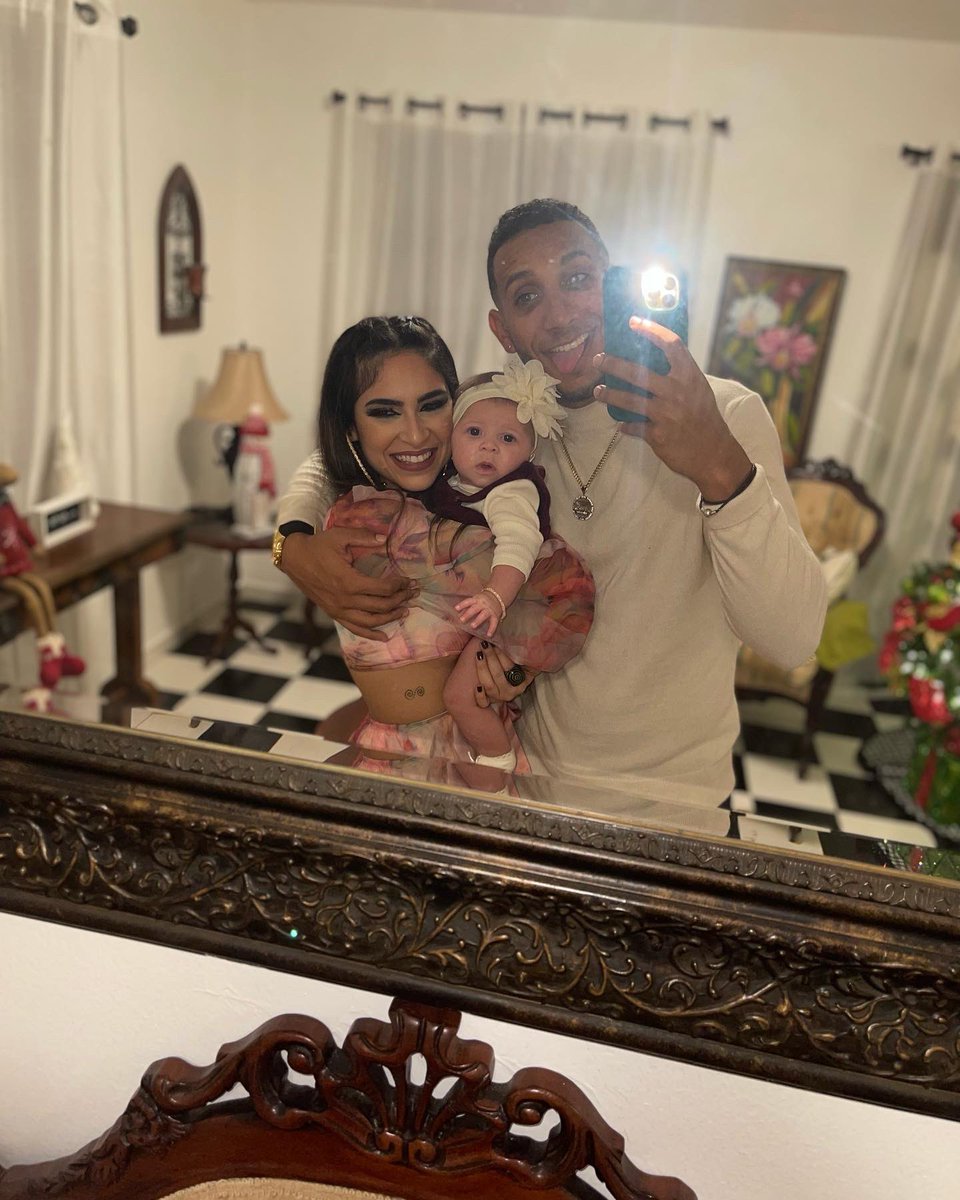 PapuroDeJesus's tweet photo. Felicidad pura ♥️🎄🙏🏽 https://t.co/sMLCp8HLC7