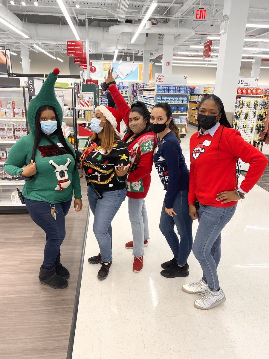 Target T3356 Bay Parkway Leaders wishes you all the happiest of holidays ❤️