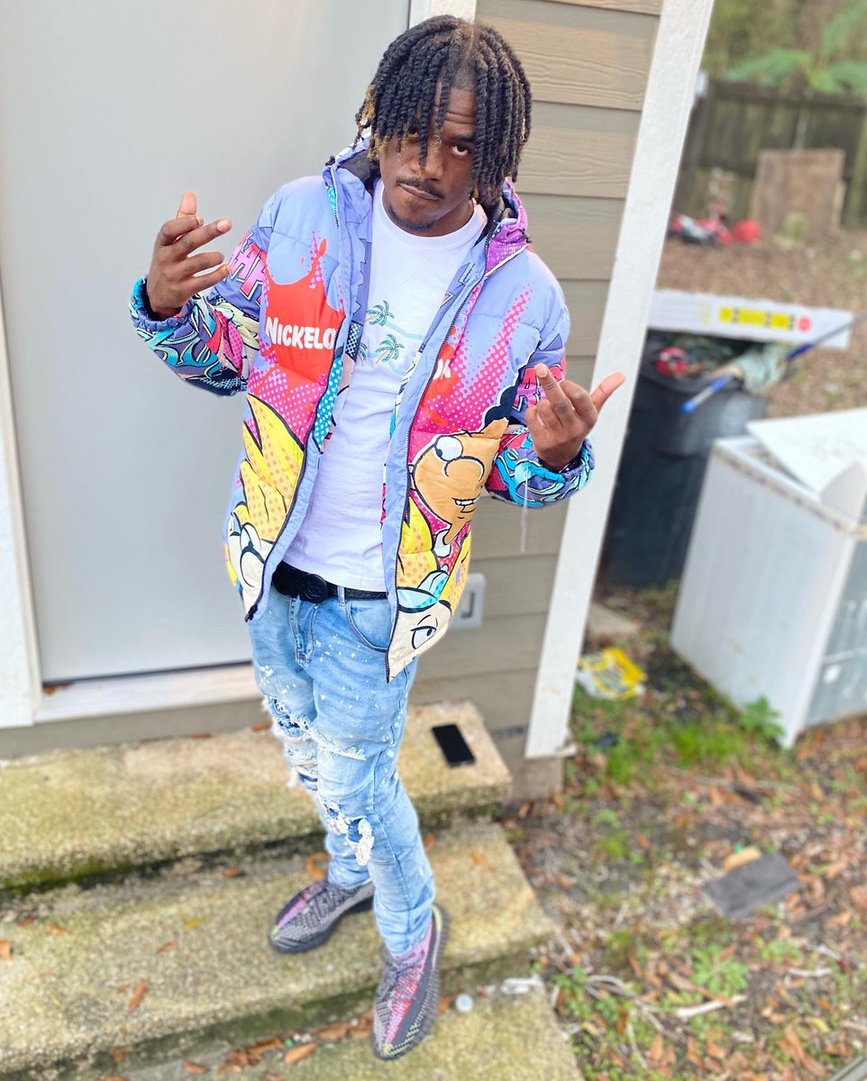 clamilli's tweet photo. been a rough year but i’m finishing it out strong❤️ str8 to the 🔝 it won’t be long!! #merrychristmas🎄 #MILLI💰 #WLOS💕 #restmyparents https://t.co/FuyGyEXUI9