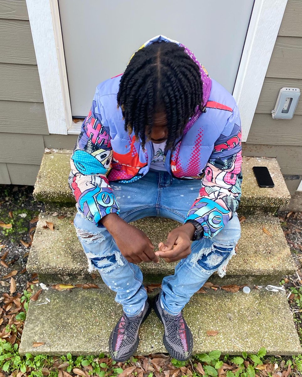 clamilli's tweet photo. been a rough year but i’m finishing it out strong❤️ str8 to the 🔝 it won’t be long!! #merrychristmas🎄 #MILLI💰 #WLOS💕 #restmyparents https://t.co/FuyGyEXUI9