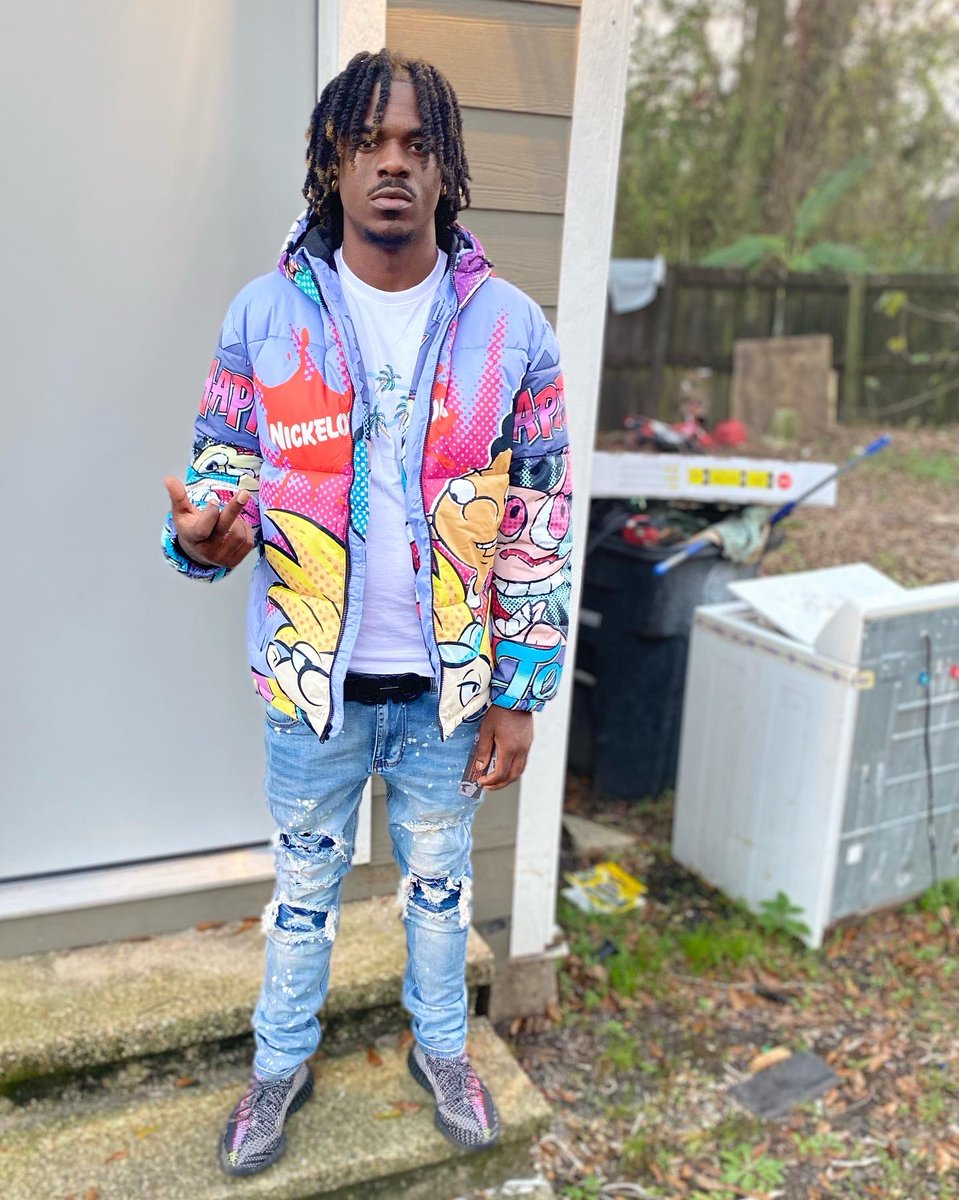 clamilli's tweet photo. been a rough year but i’m finishing it out strong❤️ str8 to the 🔝 it won’t be long!! #merrychristmas🎄 #MILLI💰 #WLOS💕 #restmyparents https://t.co/FuyGyEXUI9