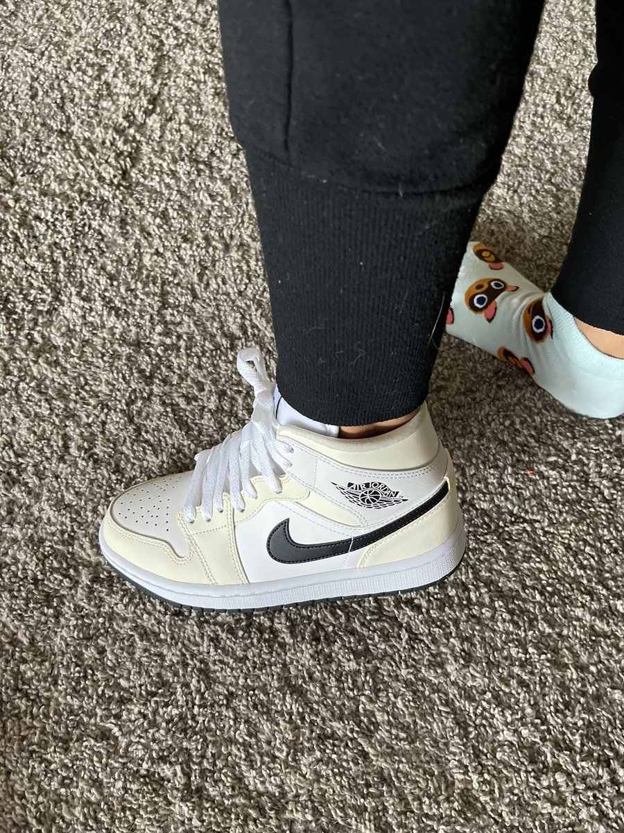 Charleyraee's tweet photo. I’m into sneakers now? Yes. https://t.co/Ttj5G1Piaz