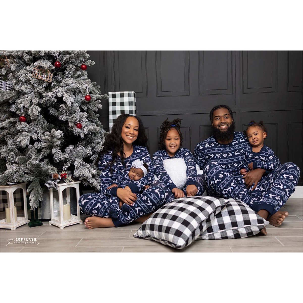 lordknows_6's tweet photo. Happy holidays from the Kennedy’s , God bless 🙏🏽. 

Ps. Wifey says if I get 1000+ likes we could work on our boys 2022💙💙. I know y’all got me 😩😭 https://t.co/huCEI5nGub