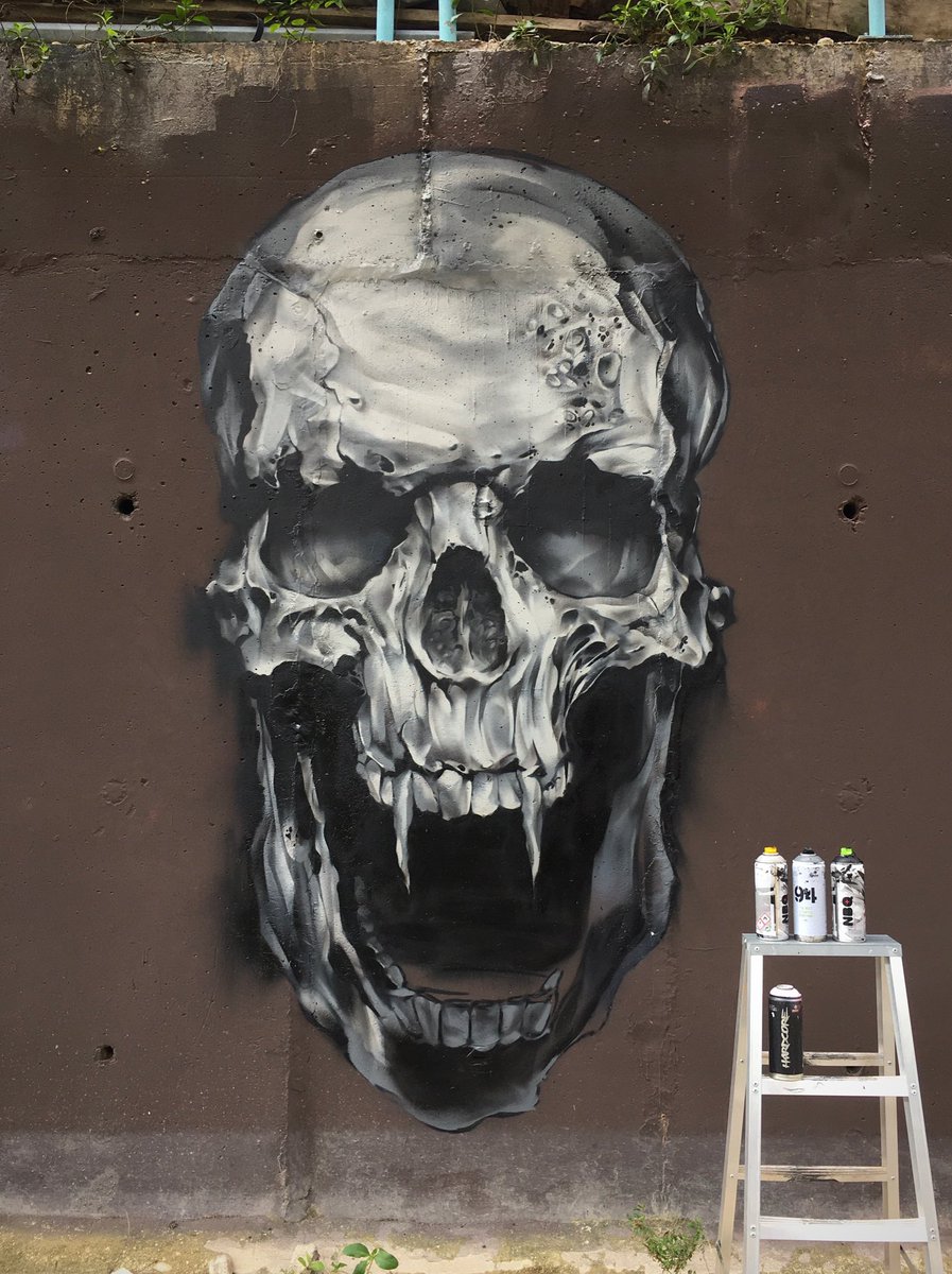asmoe_roc's tweet photo. Good morning 💀 Current work in progress, Dato’ Keramat Riverbank, Kuala Lumpur 💀 Freehand spray paint on retainer wall. https://t.co/FFNxy8w9I3