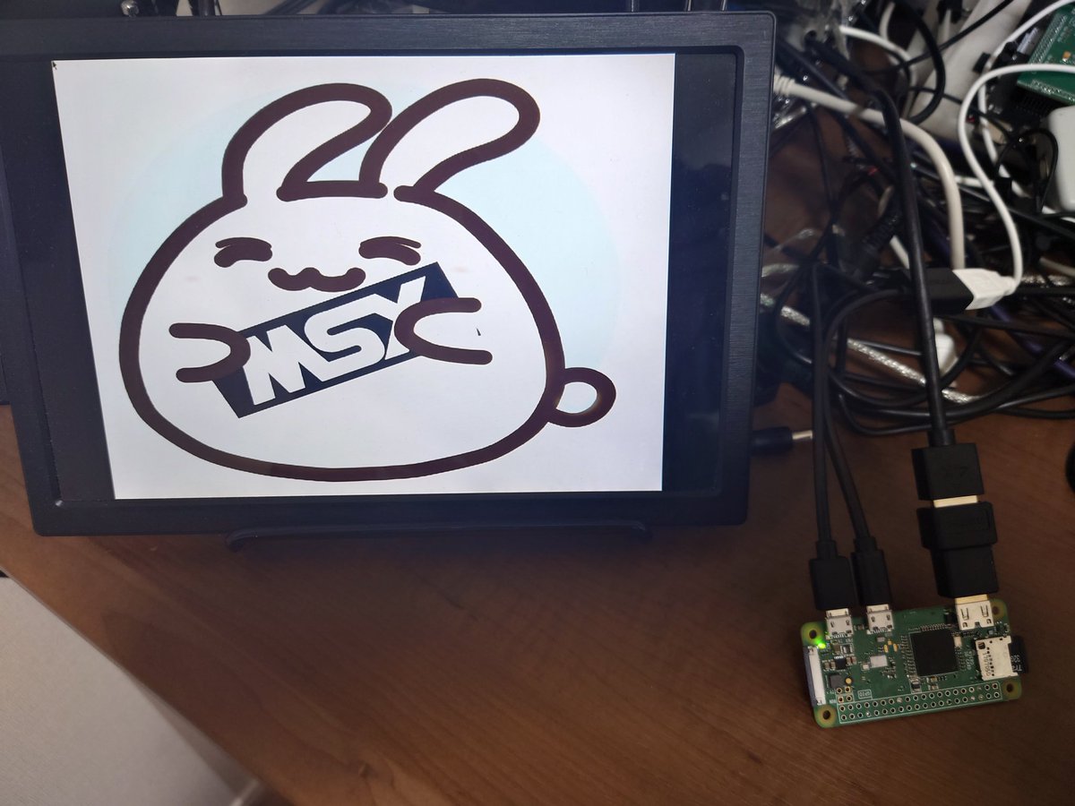thara1129's tweet photo. pygame はインストールできたものの import pygame すると Illegal instruction と表示されて落ちてしまう謎現象に遭遇して解決できなかったので早々に断念。
pysdl2 使ったら、画像表示くらいは簡単にできるらしいことが判明。これでいいや。
#MSX #RasPiZeroW #BlueberryMSX https://t.co/nauMECMMfa