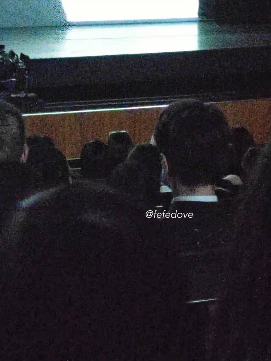 fefedove's tweet photo. as a classical chinese dancer, it's still surreal that i could sit in the audience with wang yibo and watch so many amazing performers 

as a fan... THE BACK OF HIS HEAD IS SO ROUND AND CUTE https://t.co/YLnjMMEYKx