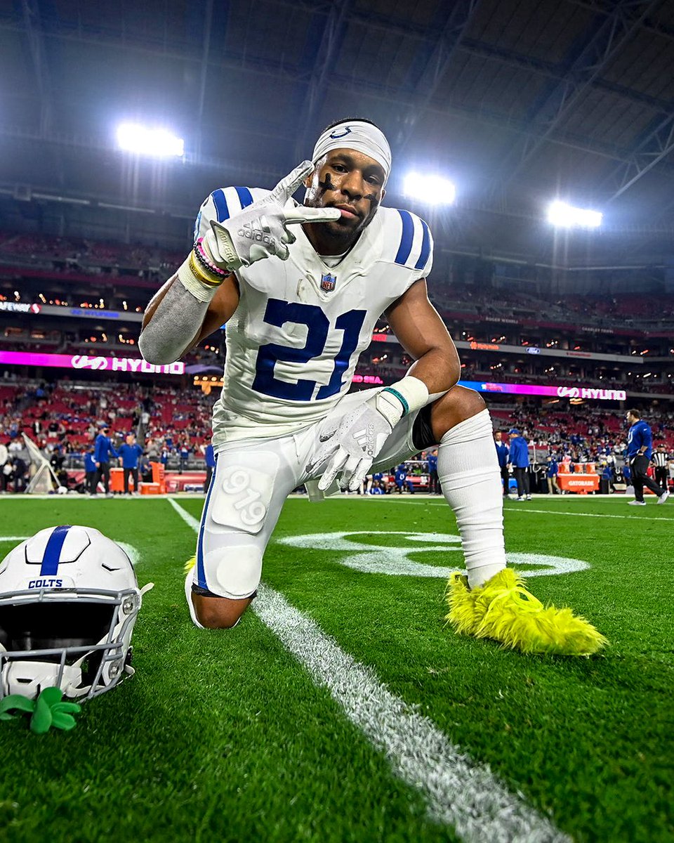 Colts's tweet photo. "Holiday who-be what-ee?" https://t.co/ylLfGOwmUF