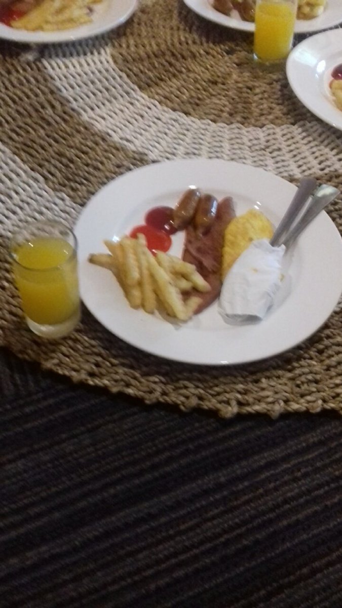 Santapan pertama di hari ulang tahunku