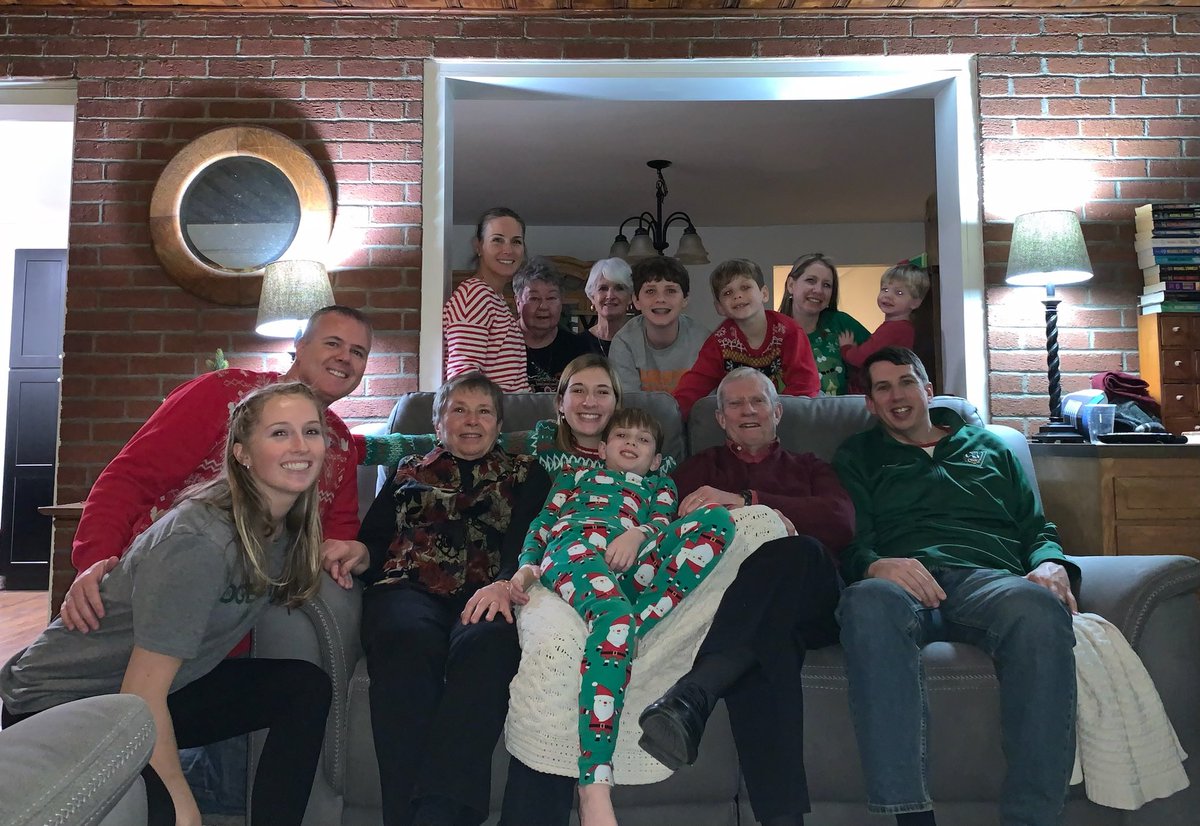 CSU_Vball's tweet photo. Merry Christmas everyone, from our families to yours ❤️💚 https://t.co/B8Hdhg7OoM