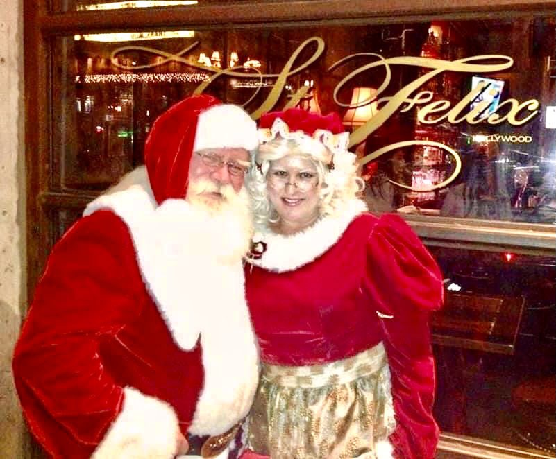 Merry Christmas!   Safe travels &amp; cheers this Holiday Season!  🎄🥂❤️