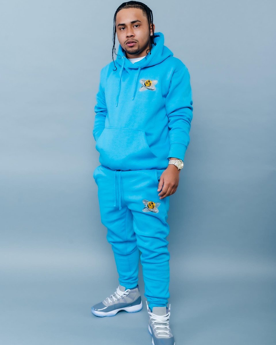 CEOTonyToneTone's tweet photo. And These Niggas They Was Doubtin Turn Em To Believers π₯·π. New BossMade Sweatsuits Available Now π₯π₯π² New Music OTW 2022 π«π«π« #TonyPain #BossMade #SettingTheTone #NYC https://t.co/0yM5h9pS7e