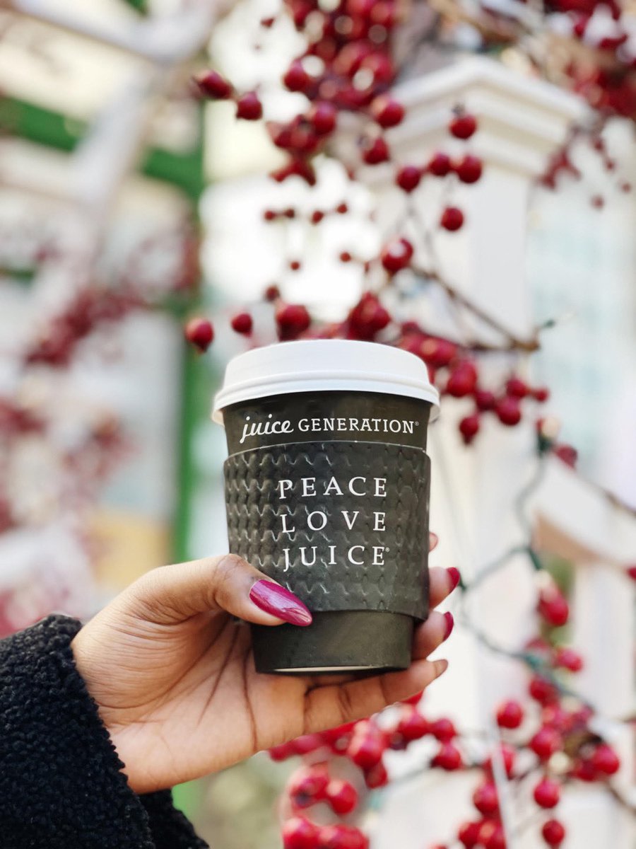 We’re celebrating this holiday with Peace, Love and of course, Juice! Happy holidays from the #JG team 💚❤️🎄