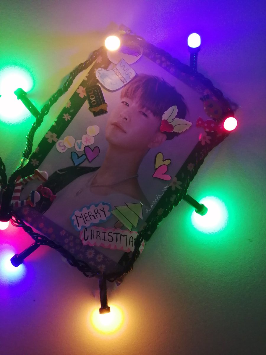 _mariela_vav's tweet photo. With one of my favorite "Señorita" postcards.
Merry Christmas to all 🎄✨

[ALL THE LOVE M. ♡] 

 #VAV #브이에이브이 #VAMPZ #Merry_VAVmas 
@VAV_official @twt_VAV https://t.co/GASnU4vUib