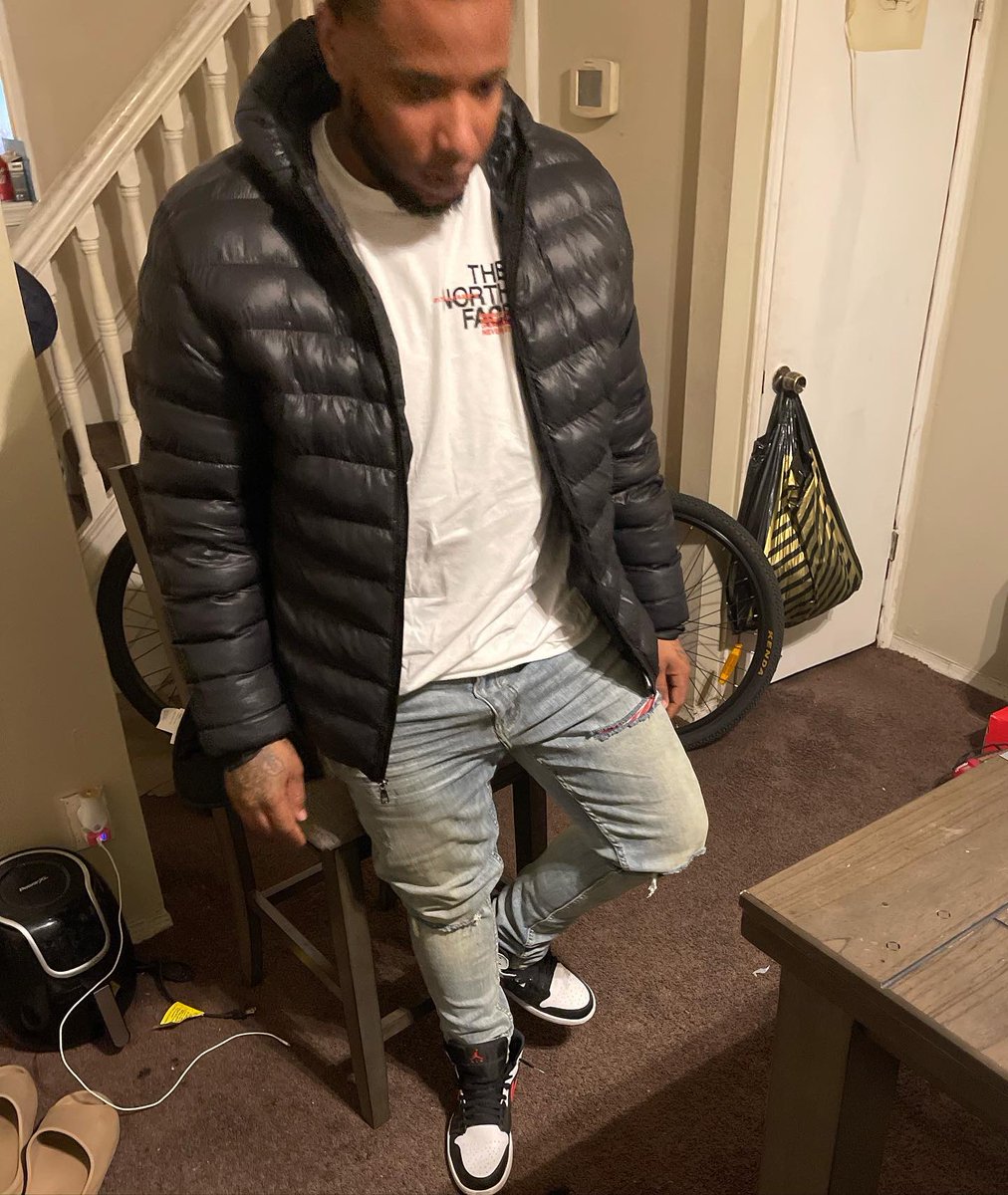bm_fattz's tweet photo. Fuck the check it’s bout respect it’s bout da principle da loyalty! https://t.co/QCLCjuaimh