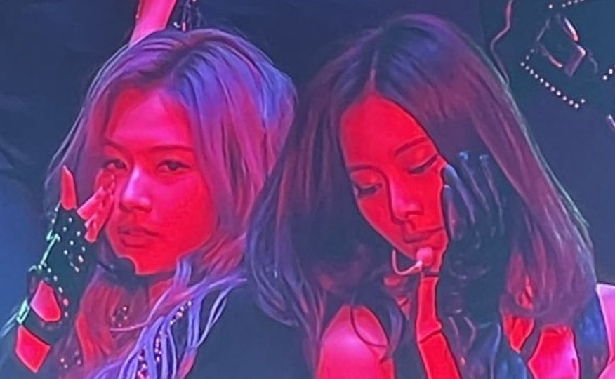 satzustanner's tweet photo. Post SaTzu-day blues ❤️‍🔥💜💙 #satzu #sana #tzuyu #twice (CTTO) https://t.co/wntfA4136f