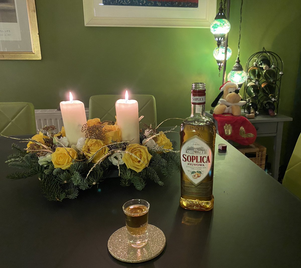 Many of us had empty chairs at tables that we’d rather have seen filled.
Grief doesn’t operate on a linear plane. It comes and goes, the uninvited guest in place of those we’d love to see.
Legacy grief or recent, these candles are for you.
Goodnight, and treat yourselves well.