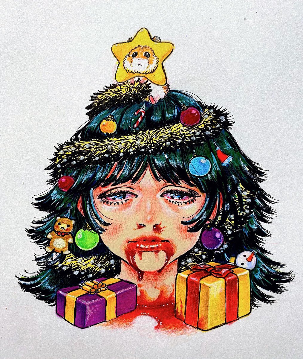 cogum3li's tweet photo. Christmas tree with a really polite star https://t.co/YYZJubGkoz