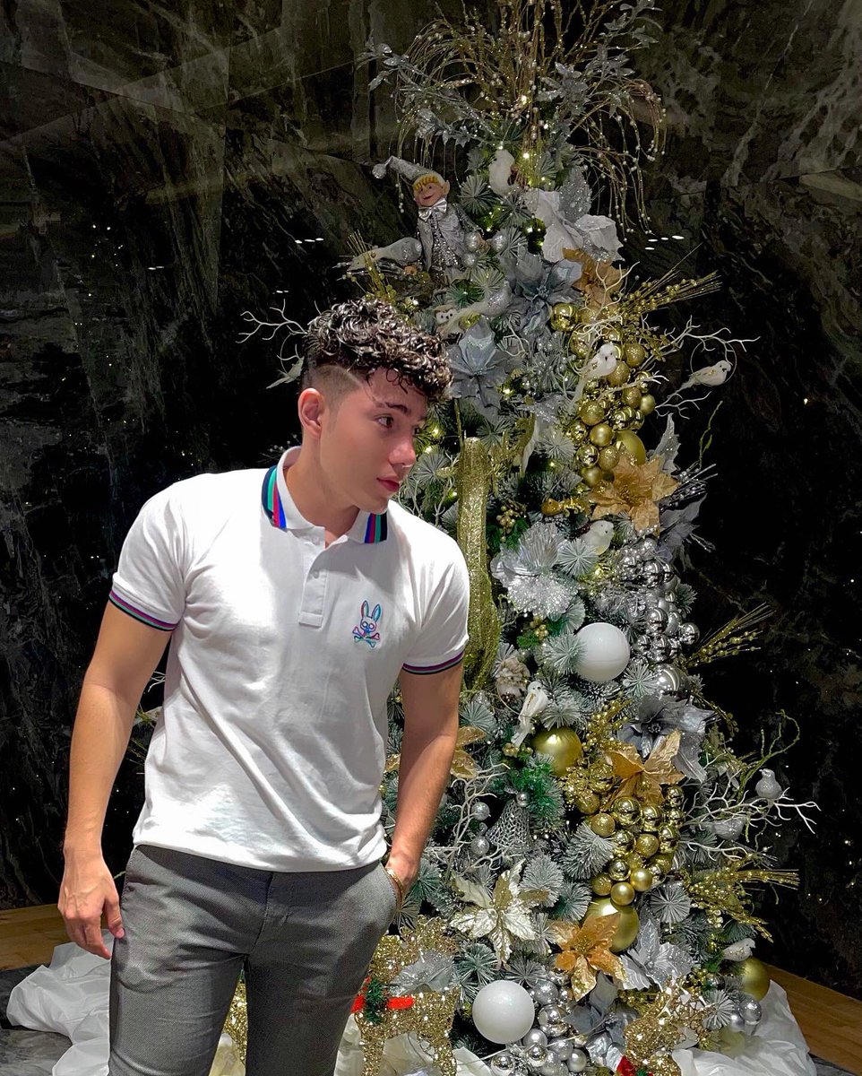 soyluanfit's tweet photo. Feliz navidad 🎅🏻 https://t.co/ZaDf00OQlQ