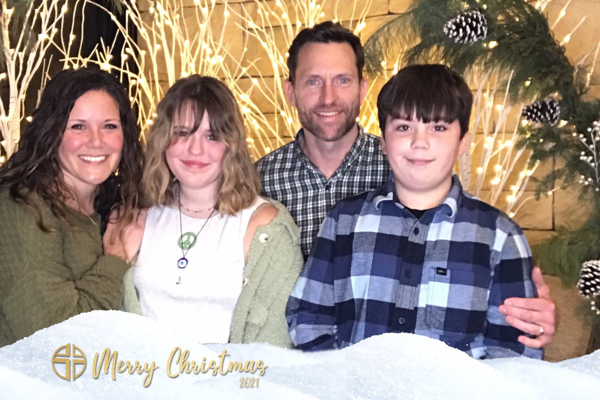 OKAlbright's tweet photo. Merry Christmas to all! https://t.co/148tKgCoJ7
