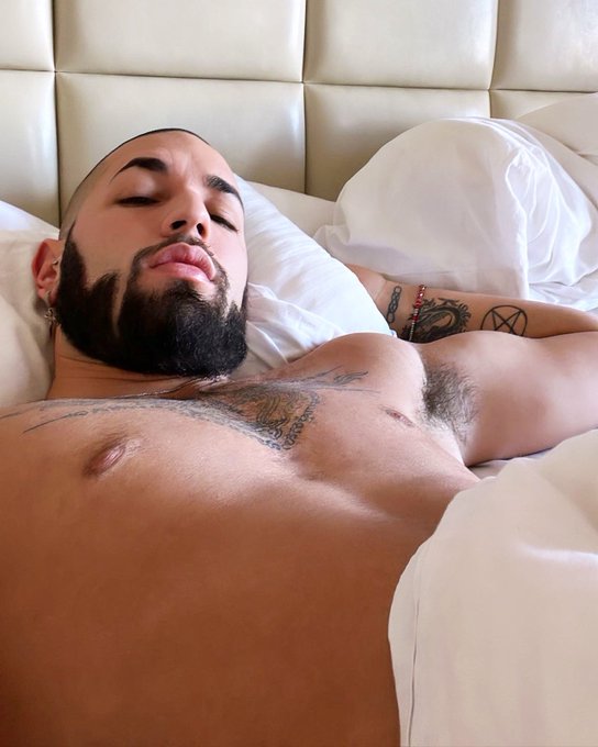 ❤️ come lay next to me and grab my dick 🍆 https://t.co/gSbvarXWI8<a href="/tag/linkinbio"class="tags"><span>#linkinbio</span></a>