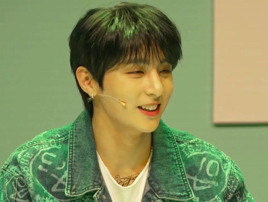 without_yun's tweet photo. He's so beautiful 😭 https://t.co/eI9t9OPSE6