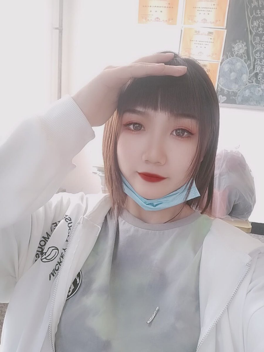 caohaidi521's tweet photo. 今日份，哥哥们来啊。＃颜射 ＃骚脸 ＃贱逼 ＃反差婊 https://t.co/nF13BkV6rG