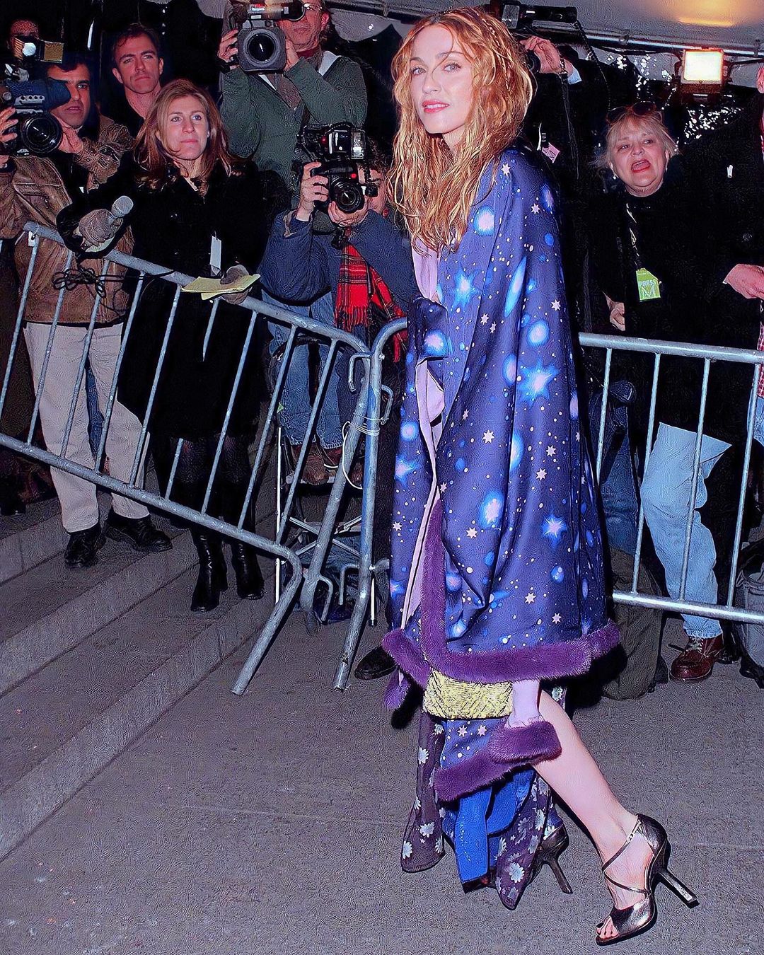 TheSecretDiaryofa90sGirl on X: Madonna wearing Versace, Met Gala 1997 ✨💙 # madonna #versace #90s #metgala  / X