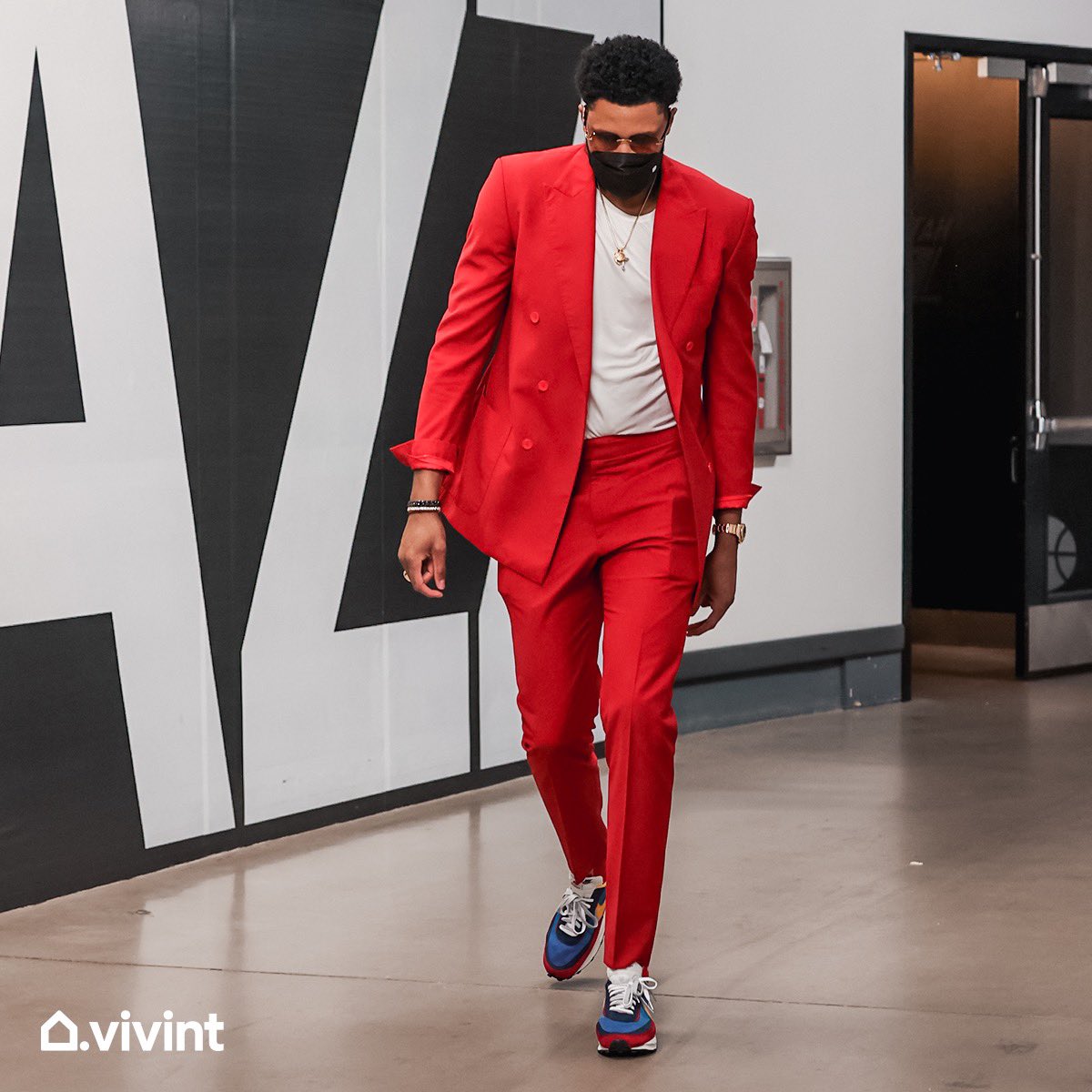 Utah Jazz on X: Suits on 🤍🥏 #VivintCam