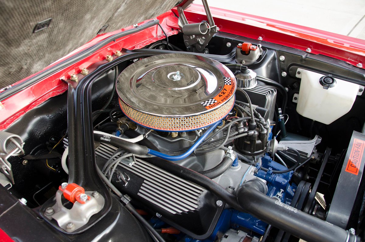 JeffMG68's tweet photo. 1968 Mercury Cougar GT-E 

1 of only 357 1968 Cougars packing the famed side oiler 427

There were also 37 GT-E Cougars fitted with the 428 Cobra Jet engine that same year https://t.co/rNDVzo79jY