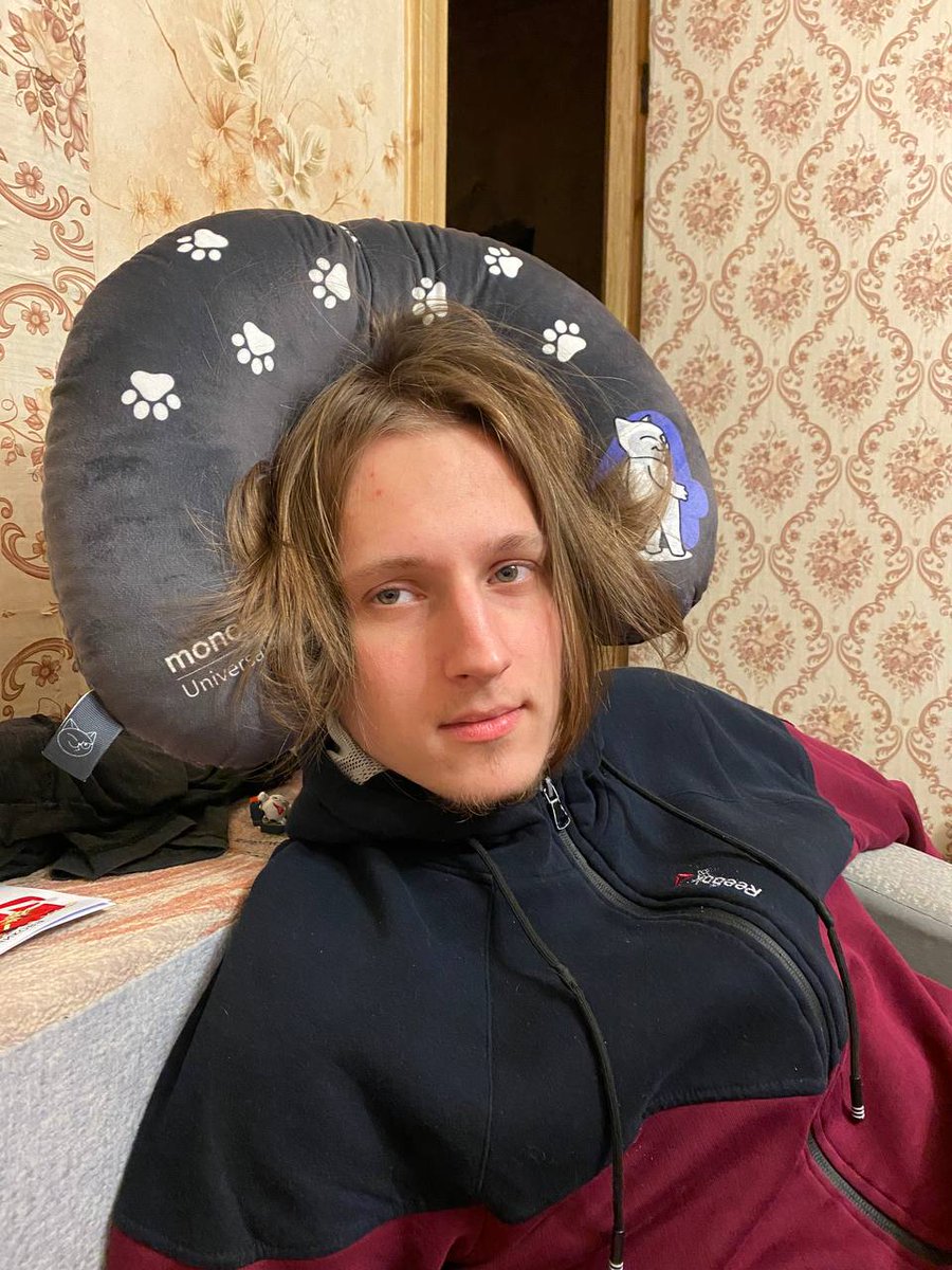 Ingwar_'s tweet photo. "А я могу перейти на ультразвук и улететь" © me https://t.co/LT4PatkMXr