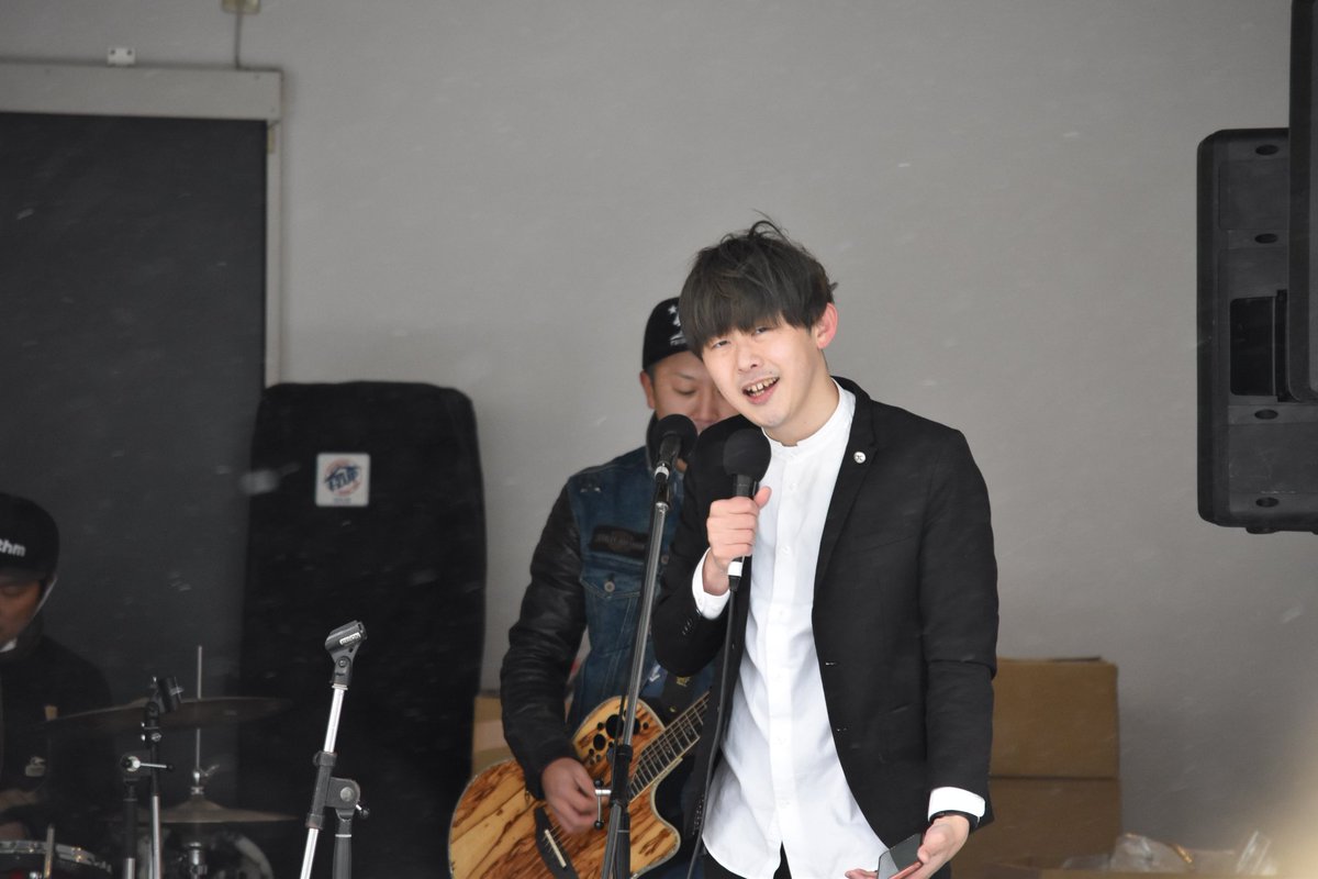 kai0329akita's tweet photo. 更に4枚📸
MatingRhythmのライブでも『おいがたの言葉』に歌で参戦🎤
せじもさんもブレッツの選手と一緒にライブを盛り上げてました⤴️⤴️
#ねじ
#ササキユーキ
#せじも
#MatingRhythm
#秋田ノーザンブレッツ
#仲小路商店街 https://t.co/VWdOdcEgAL