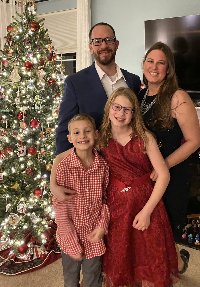 MrsMStack's tweet photo. Merry Christmas for my family to yours! https://t.co/nPeynJ87Dl