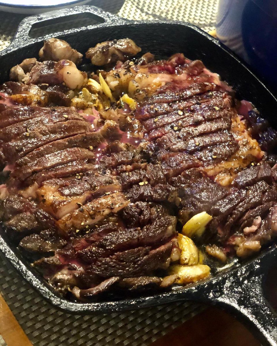 williamhannah88's tweet photo. Ribeye Surf &amp; Turf, and Bacon Wrapped Filet Mignon topped with Scallops,Broccolini &amp; Shallot Cream Sauce on the side on Special for Dinner Tonight . 😋 https://t.co/3y80U2BJZb