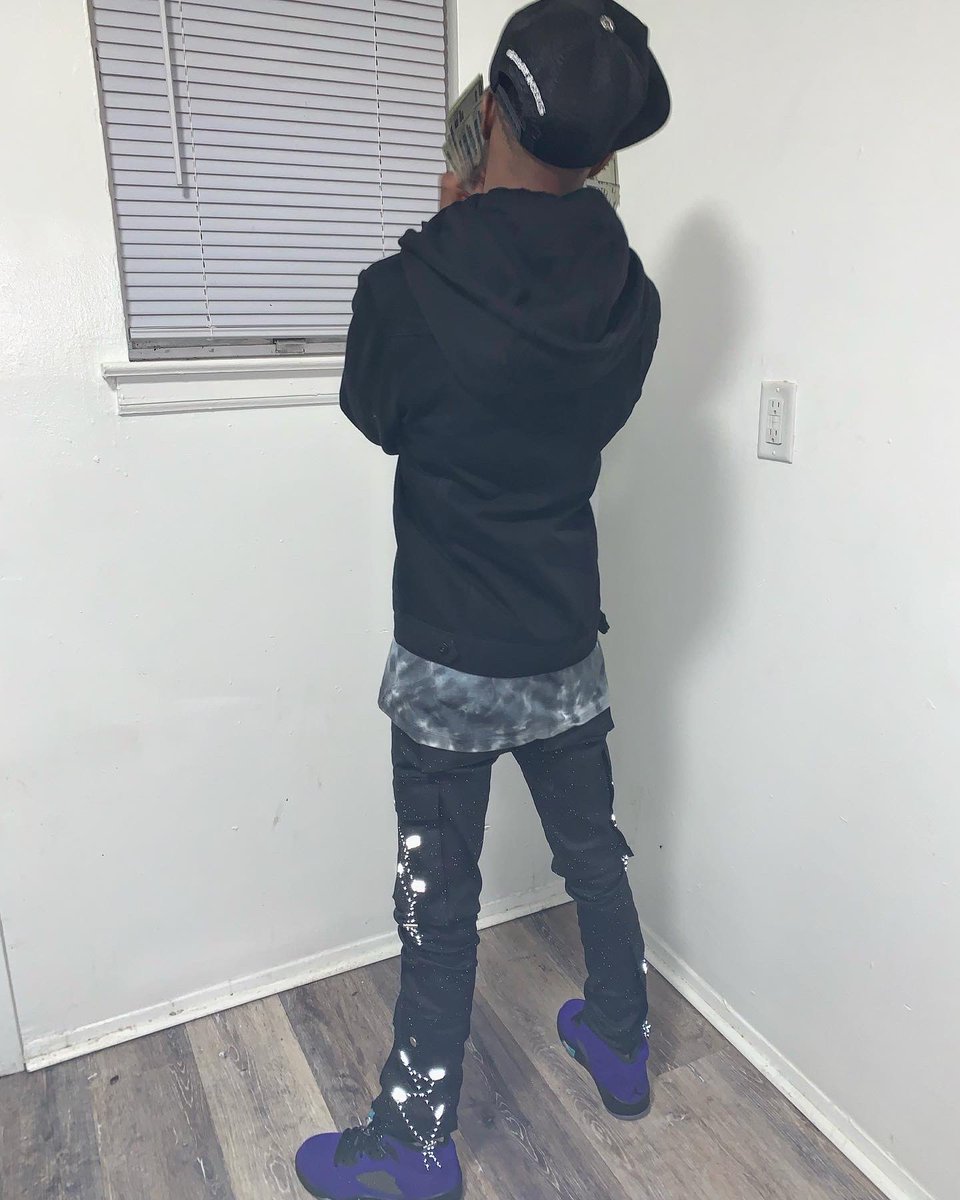 Bankroll_TM's tweet image. I got that flrrr and this 🤫 Fully Loaded🔋Goin 200 I Remote control it🎮🏎💨
#MerryChristmas🎄 
#FreeDaKillas🔥
#FuckDa🐀s 
#D5🌎🔥