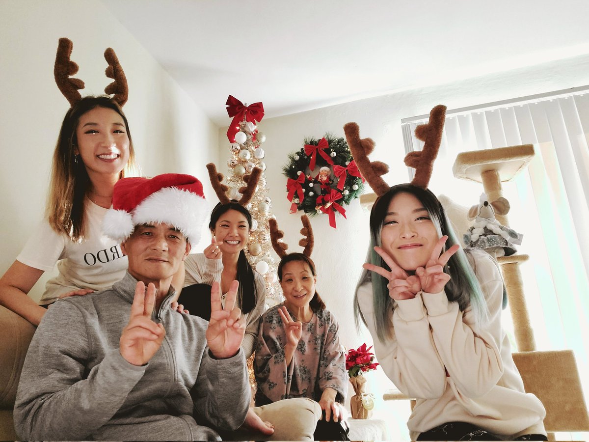 sillypak's tweet photo. Have yourself a very Minty Christmas!
🎄🎅🦌🦌🦌🦌

💗 From the Pak Family 💗

Love, Mama Pilbug 🦊🌟 https://t.co/IMTocHFUpy