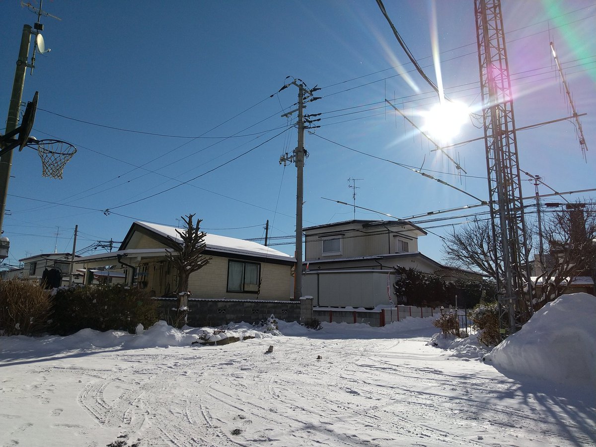 mamasworks's tweet photo. #イマソラ #ケサソラ ＠青森県八戸市。
早朝は外気温マイナス１１度でした、かなりの冷え込みで雪がガチガチに凍りついてる。
寒くて冬眠したい
https://t.co/Dx7vrVsXpF
#雪 #雪景色
#アマチュア無線 #アンテナ
#写真好きな人と繋がりたい
#ファインダー越しの私の世界
#snow #midwinterday #antenna https://t.co/TFo7zhACRg