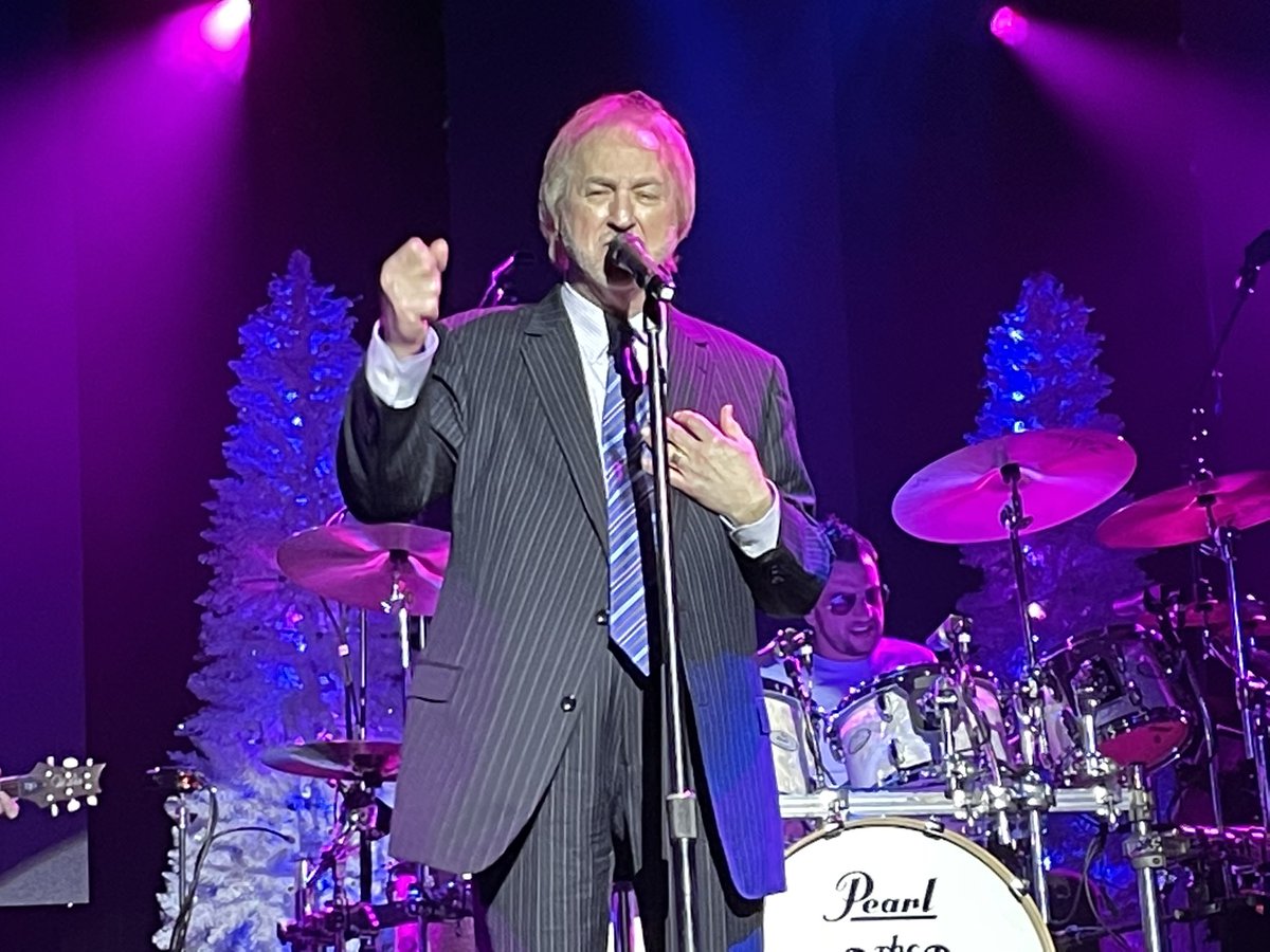 When <a href="/DUANEALLEN/">DUANE ALLEN</a> sings, you can feel it in your Soul. <a href="/oakridgeboys/">The Oak Ridge Boys</a>