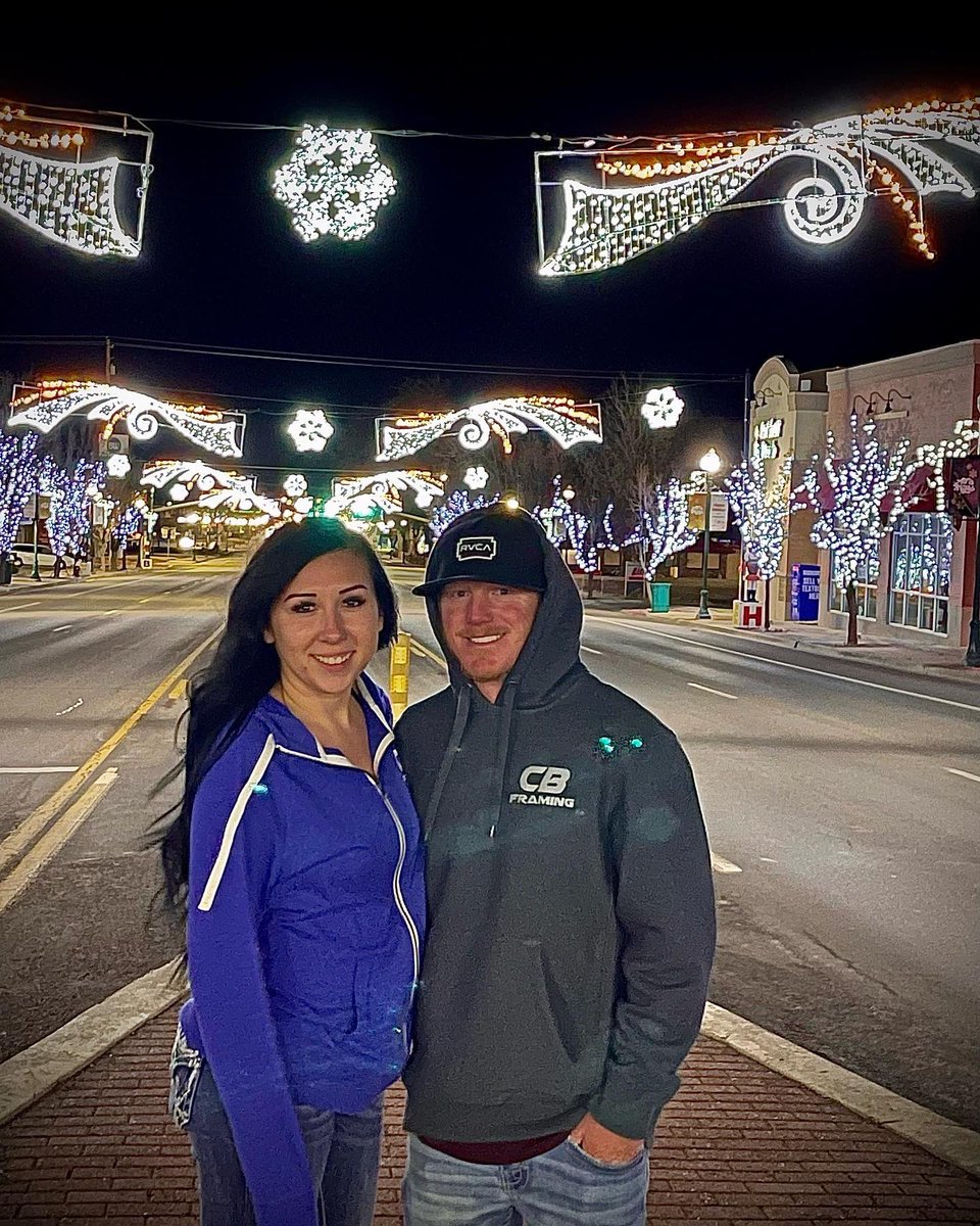Lifeoftravy's tweet photo. We may not always get every thing we always want for christmas, but I promise I got everything I’ll ever need🥰🎄🎁 Hope you all have have a merry Christmas and happy holidays! https://t.co/2mxlwPk0xA