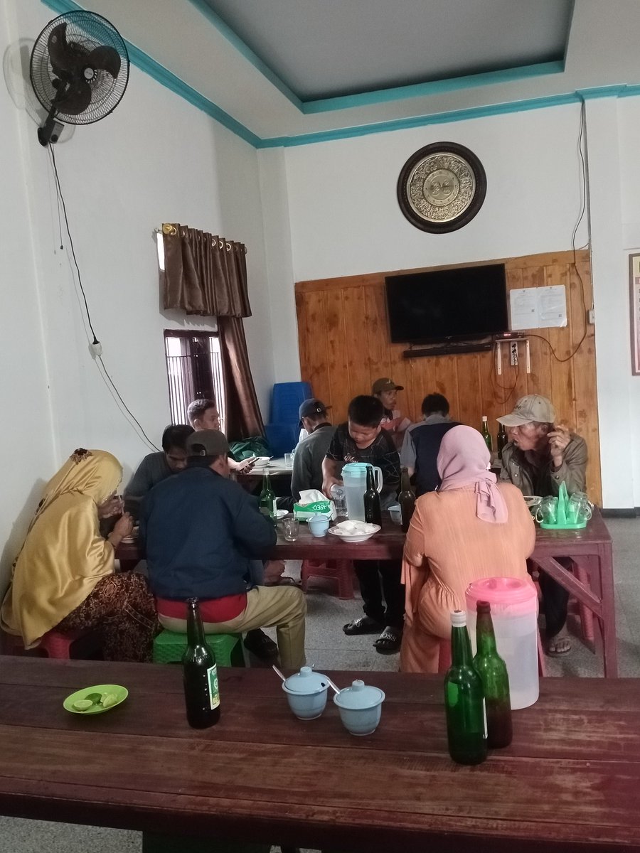 BaharBahrun3's tweet photo. Warung bakso kota wali komp.pasar malakaji. https://t.co/HgC3vOyPf5