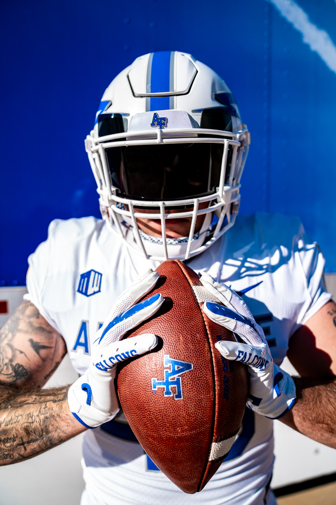 AF_Football's tweet image. 𝓕𝓻𝓮𝓼𝓱 𝓯𝓲𝓽 for the @FRBowl ❄️