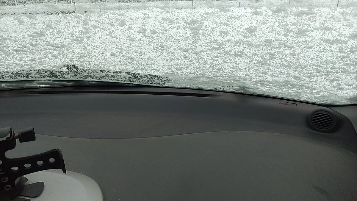 SPACE_HOTCAKE's tweet photo. 帰宅。
一生懸命に働いた人への御褒美。
ウチの県では本当はポルシェなんだけど正月休み無く働くプロレタリアートの私は #ケンタッキーフライドチキン。
合わせる🍺はルマンドレーシンクの補欠としてばブルボン系列の #エチゴビール を吞まないとね。 #ALWAYS_A_WIT 美味い! https://t.co/g4lPeOaXoE
