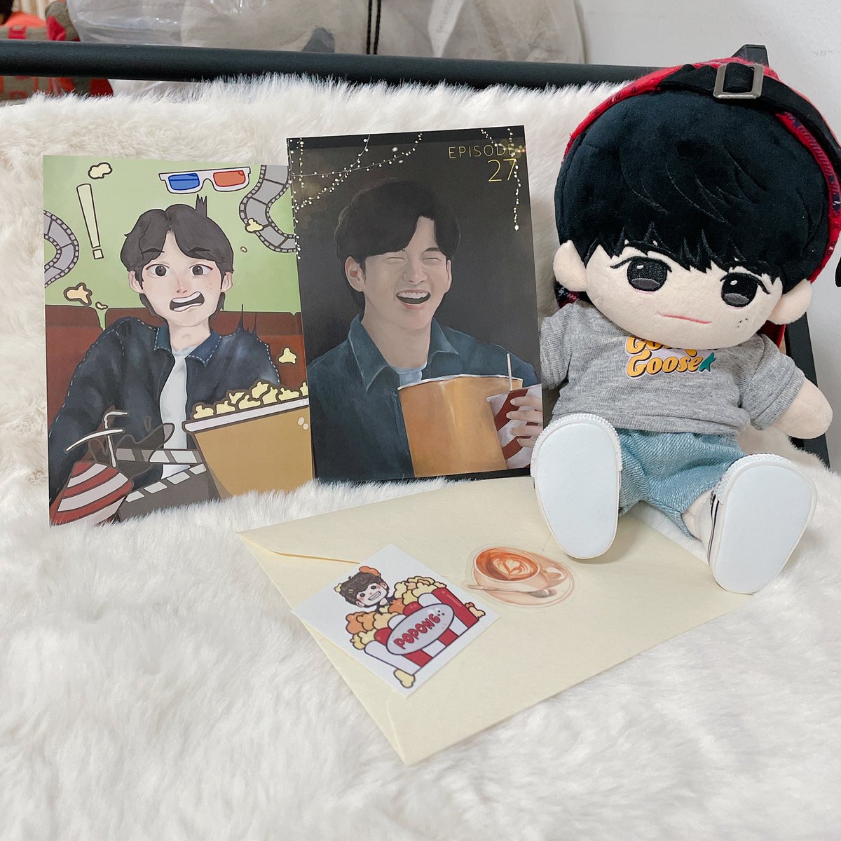 DarkBitter's tweet photo. โปสการ์ดกับสติกเกอร์ของพี่วีโรคนไหนค้าบบบบ โปสการ์ดดี สติกเกอร์ดีมั่กๆ ขอบคุณค้าบบบบ ขอtagงาน #OSW_EP27 ตามหาพี่เจ้าของนะคับ🥺 https://t.co/EMtWfL5TKJ