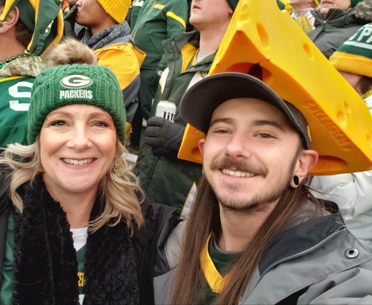 Norman0797's tweet photo. Had the best Christmas at Lambeau today! https://t.co/GkBdLY34w7