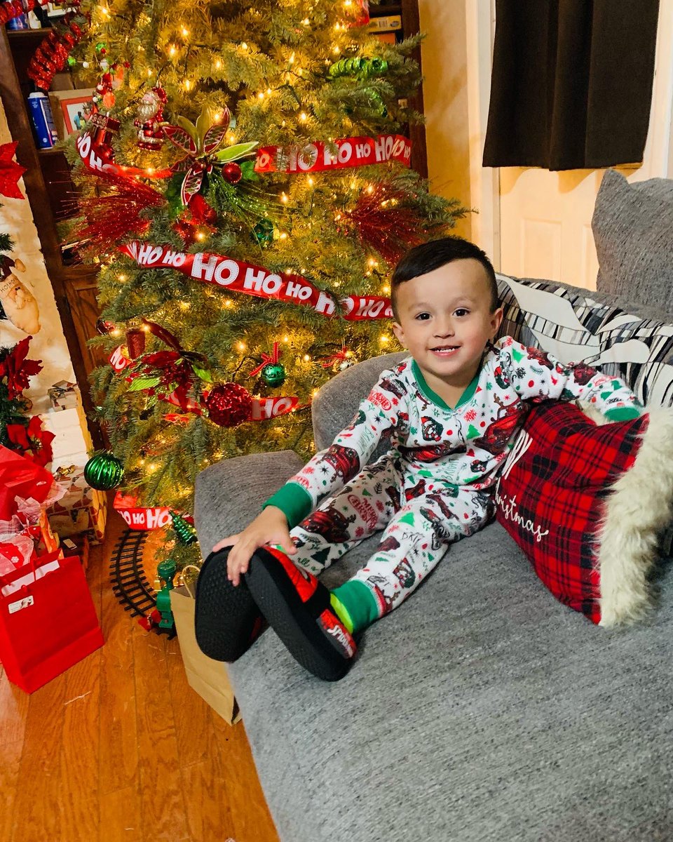 its_arii09's tweet photo. Merry Christmas from my little family another one down many more to come 🎄♥️ I love you both very much @PaizPatrick24 https://t.co/HYUucXd8MK