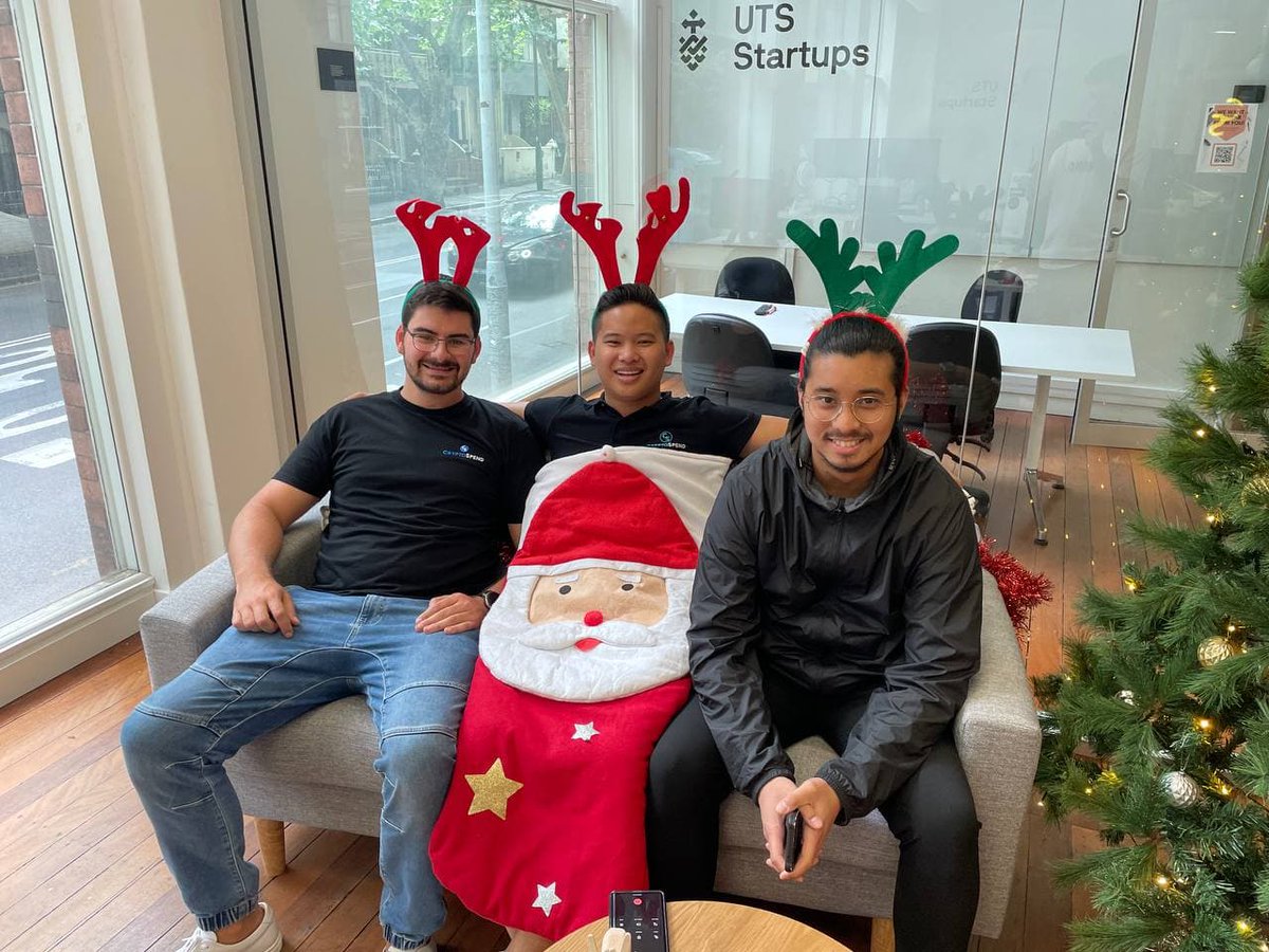 WayexOfficial's tweet photo. From our bubble to yours, Merry Christmas and Happy Holidays from the CryptoSpend team! 🎅🙌

Stay safe, take care and Happy CryptoSpending! 🙂 https://t.co/OQ9ioOMBPd
