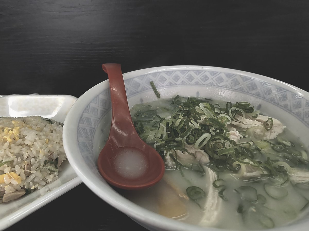 tk_four's tweet image. 本日のお昼ご飯は、とり塩ラーメン！　いただきます🙏