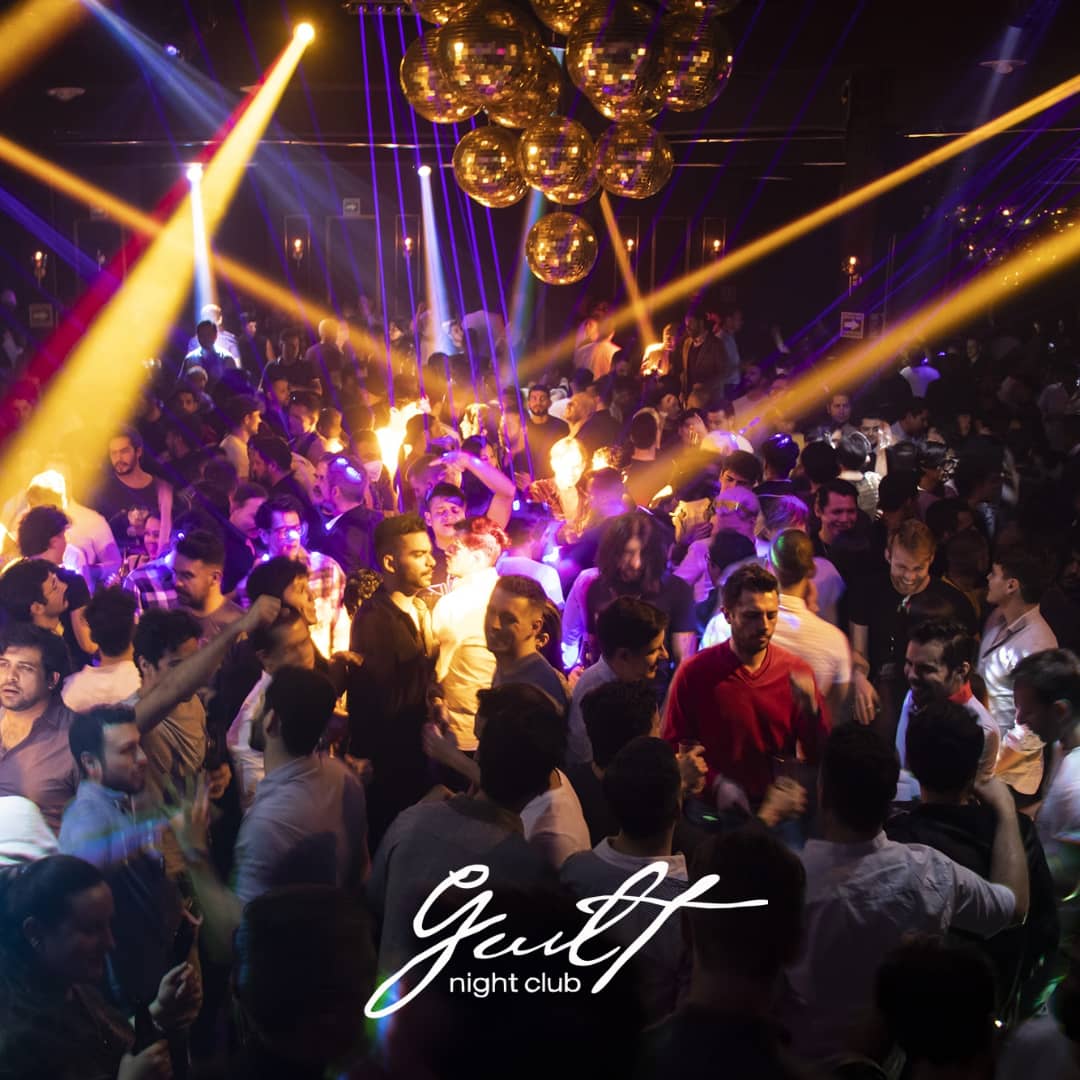 Si quieres fiesta ahorita cáele a #GUILT (coahuila 92, Roma) . Di #vania al pagar para descuento en cover.
#LGBT #Fiestas #Navidad