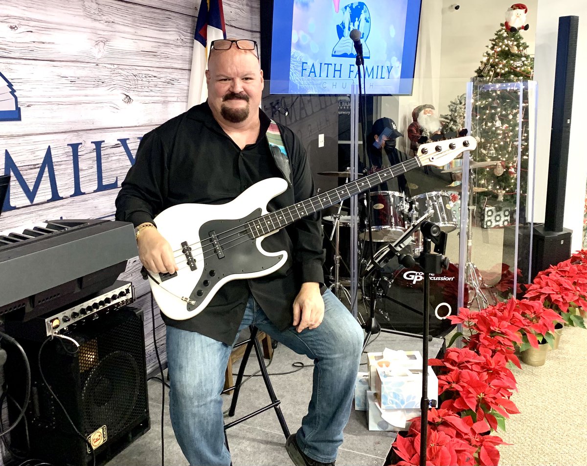 DarrellCBassist's tweet photo. Christmas 🎄 church bass dude! #devonbass #bass #jazzbass #bassguitar https://t.co/8QYSmHdBfO