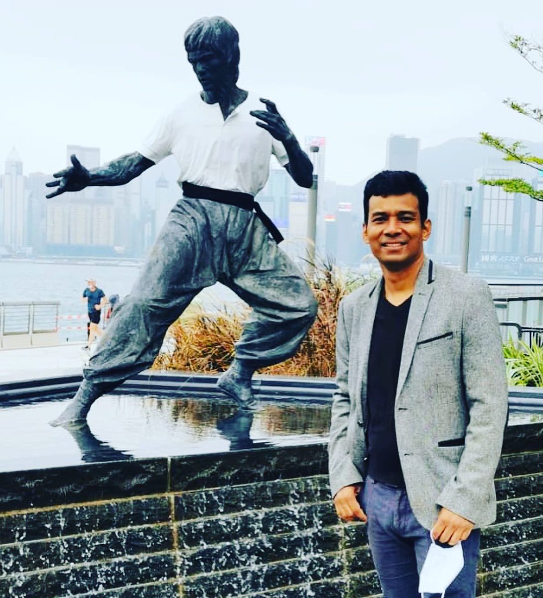 Dambarks's tweet photo. ब्रुस लीसँग 🥋🥰
With Statue of Bruce Lee, Hong Kong🇭🇰😍🤩 https://t.co/G0lmGeZVgE