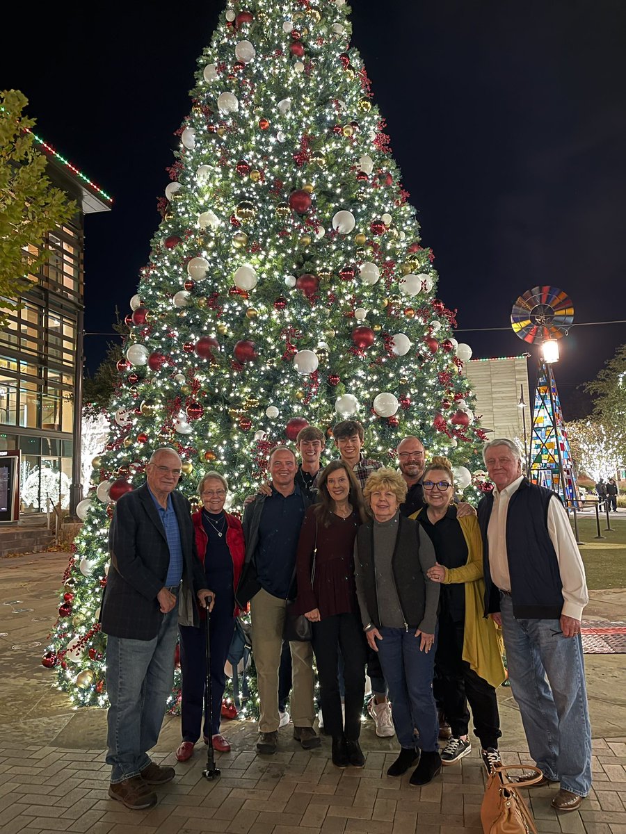 melissaduffer's tweet photo. Merry Christmas to all! https://t.co/Sw7TmmbXCB